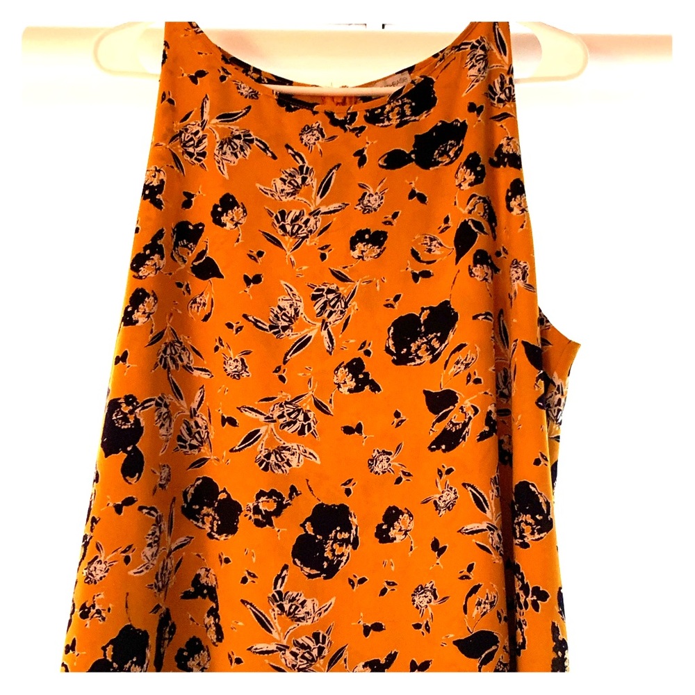 Sleeveless dress tank